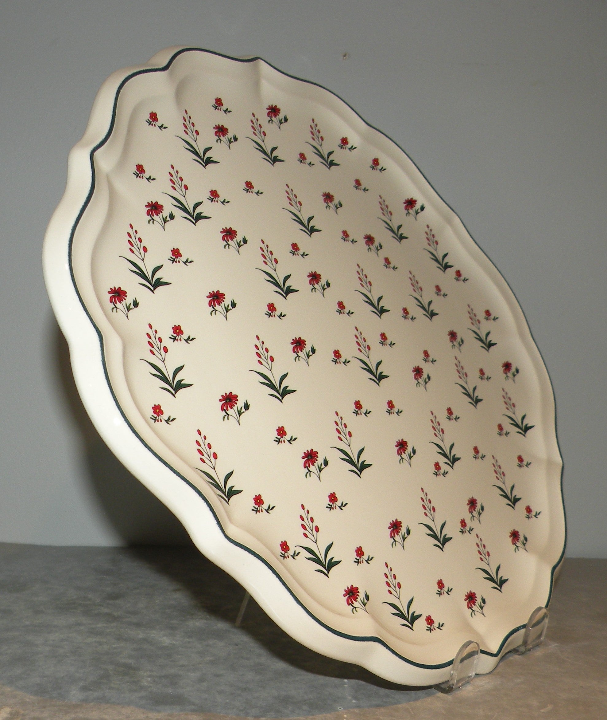 Eared Round Cake Platter, Herbier du Paradis