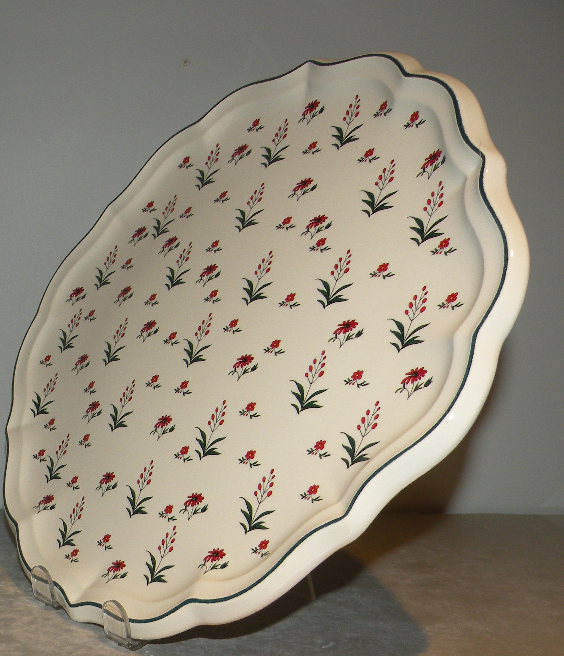 Eared Round Cake Platter, Herbier du Paradis