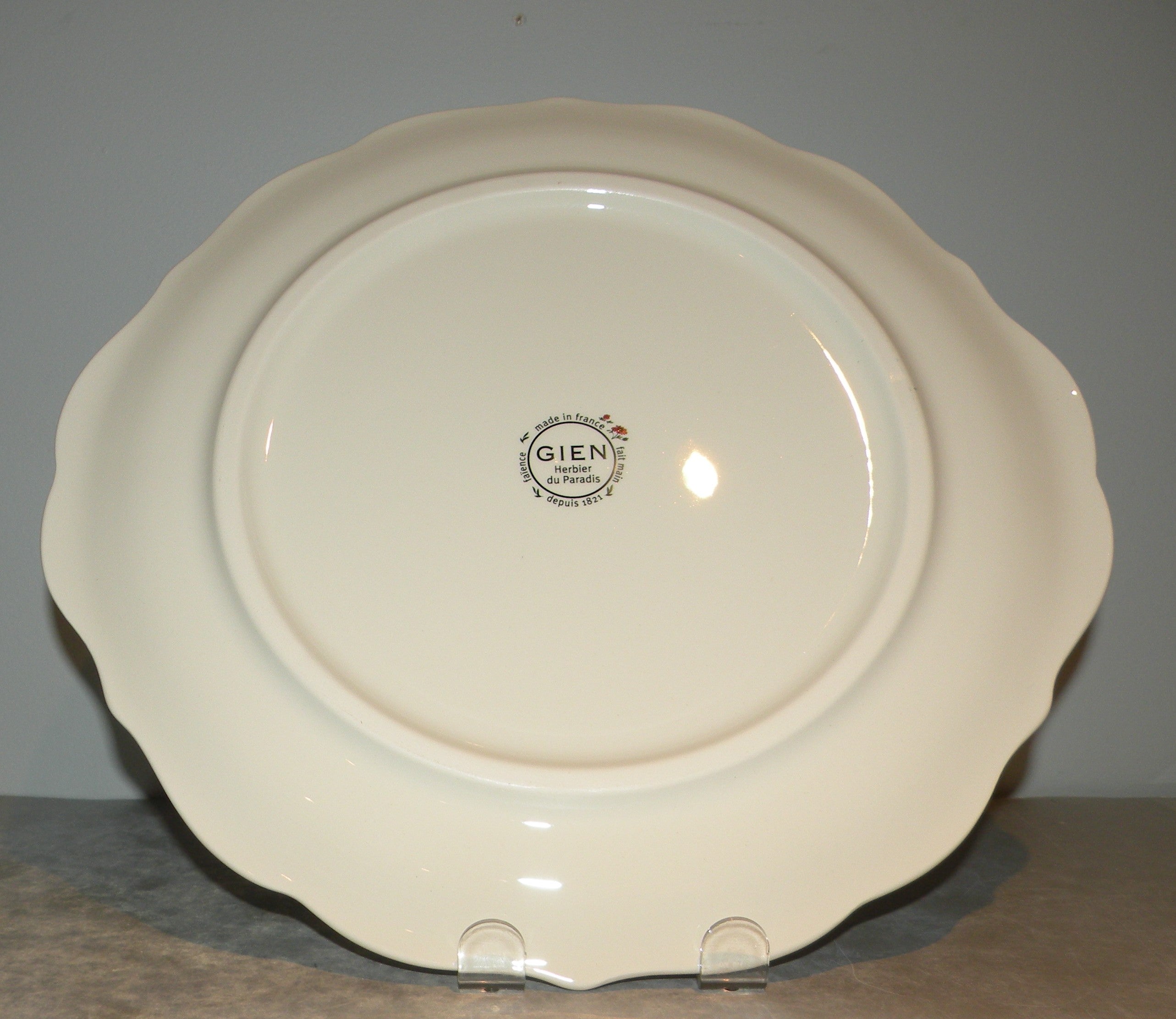Eared Round Cake Platter, Herbier du Paradis