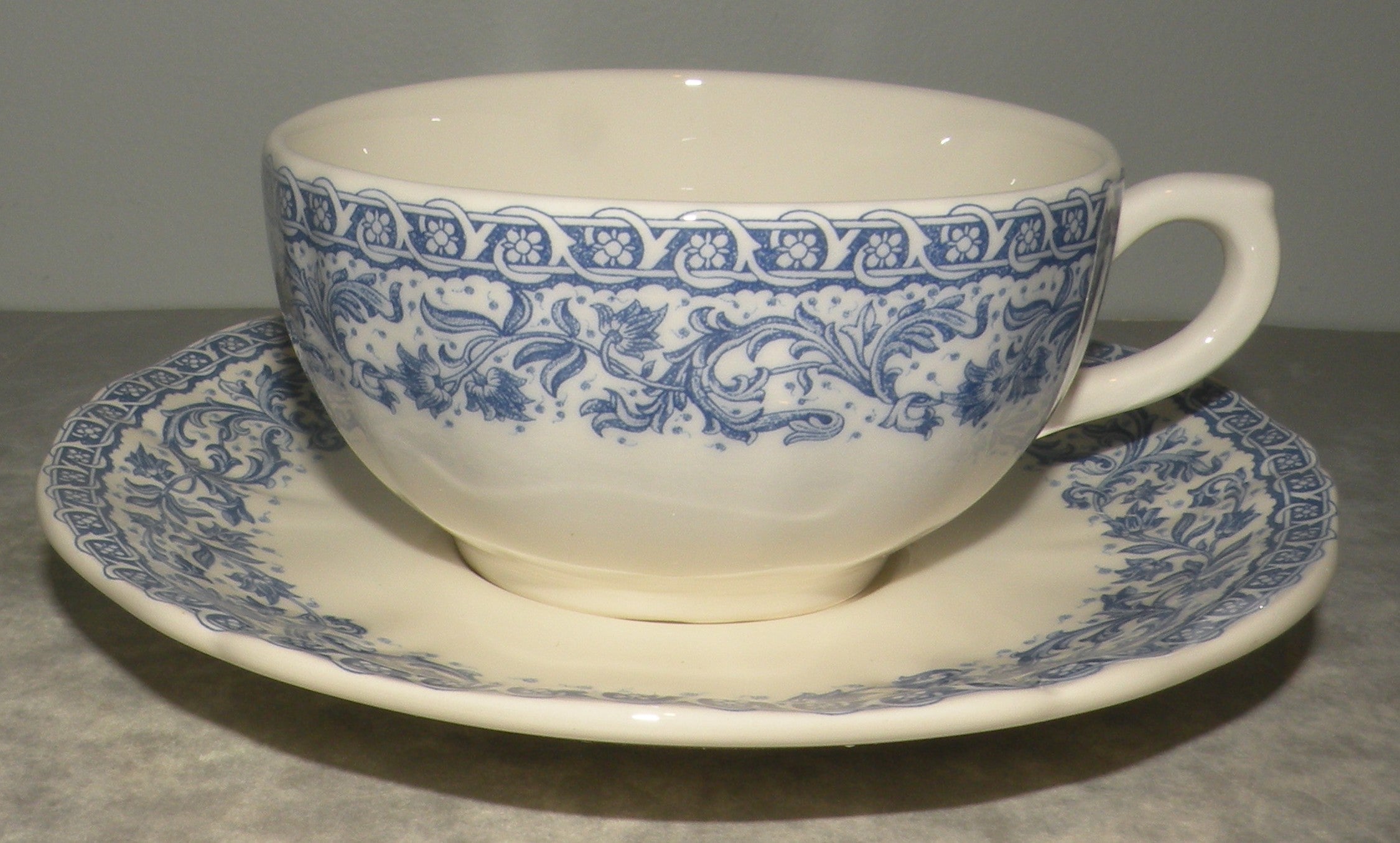 Tea Cup & Saucer, Rouen 37