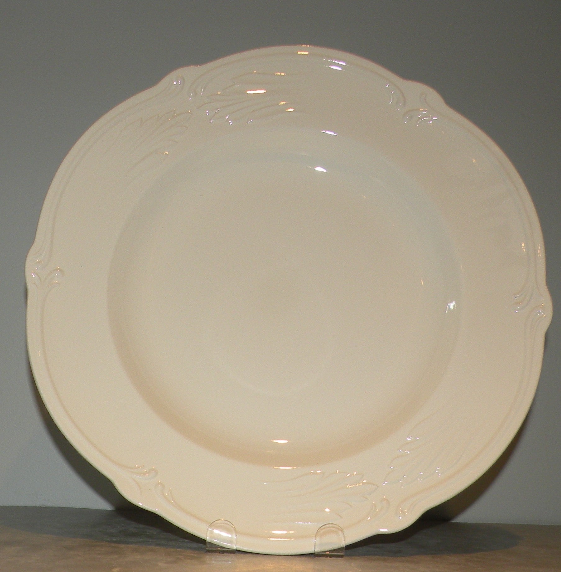 Round Deep Platter , Rocaille White