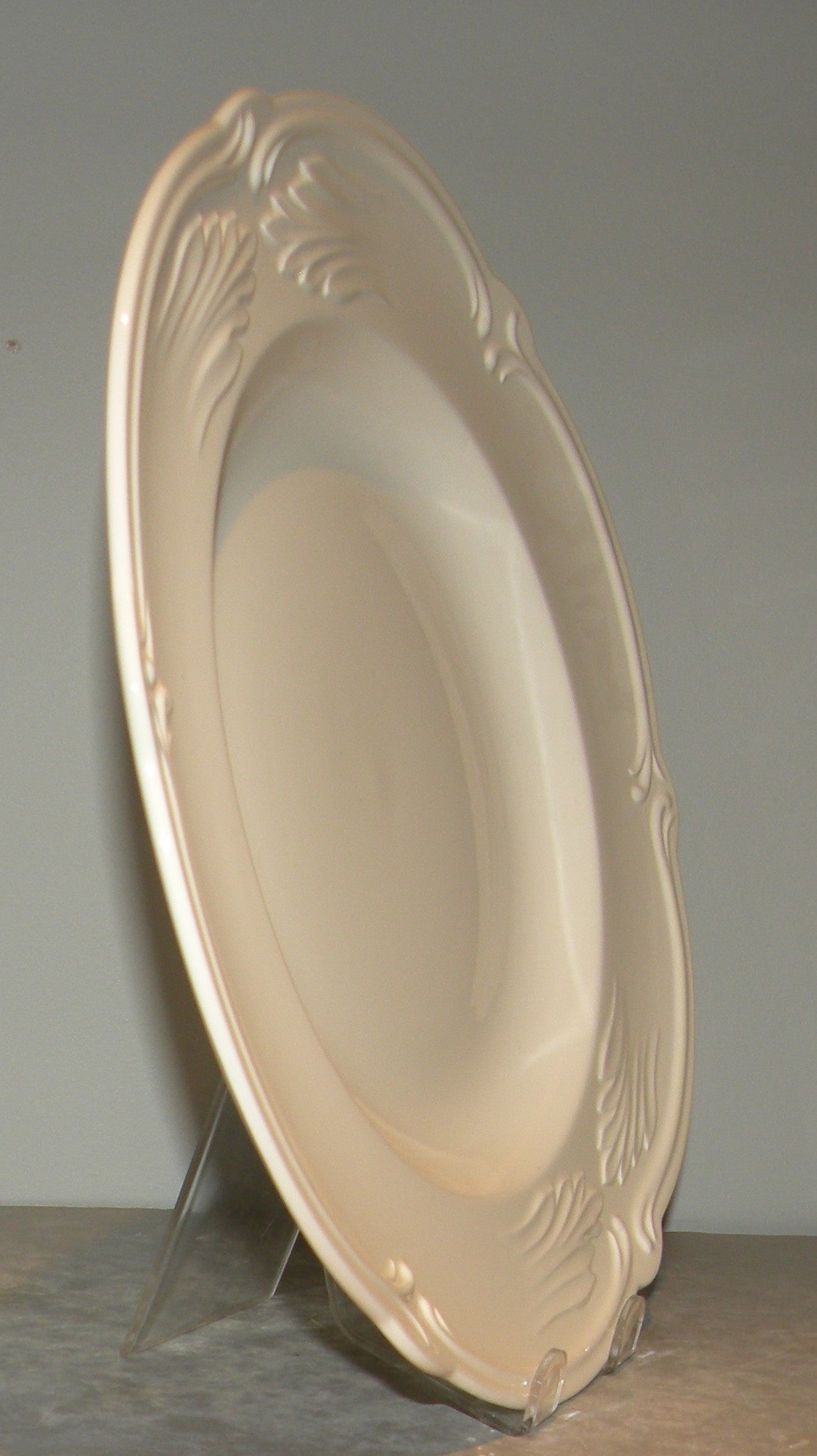 Round Deep Platter , Rocaille White
