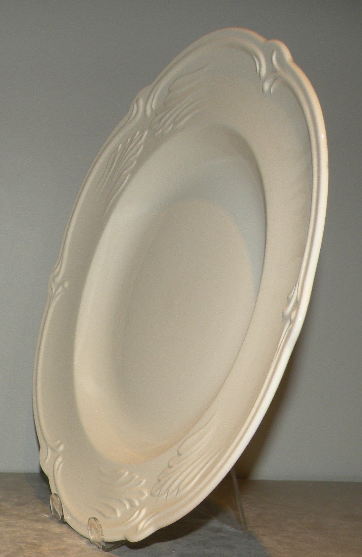 Round Deep Platter , Rocaille White