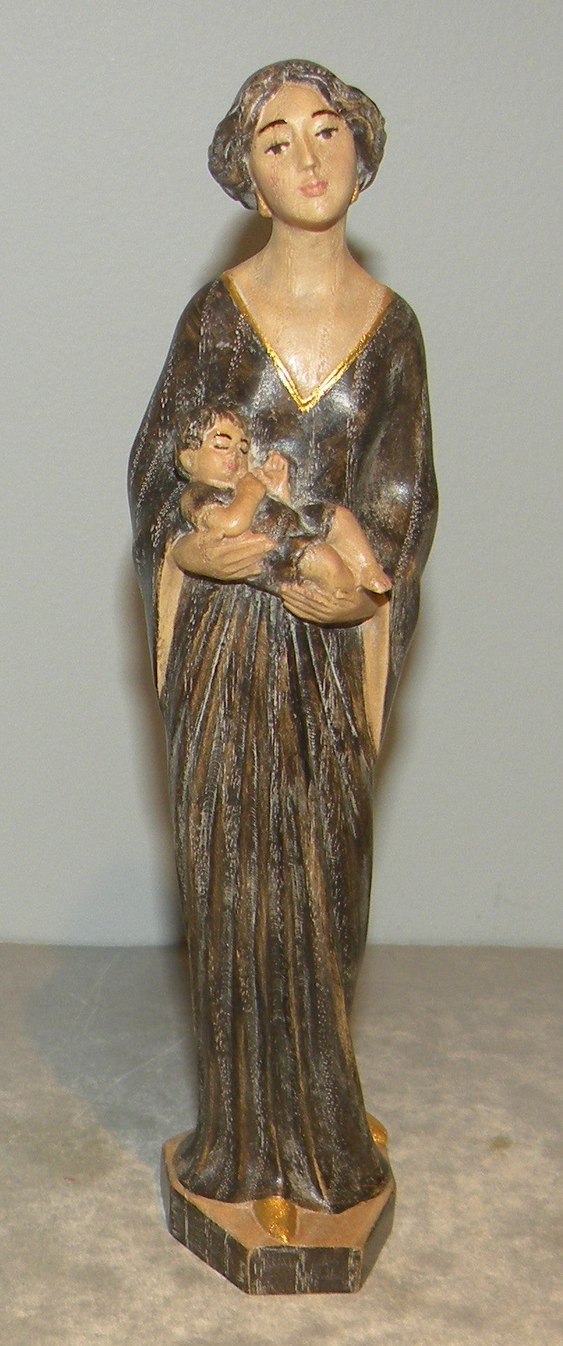 Mother with child-Liberty style, 10330 , Lepi