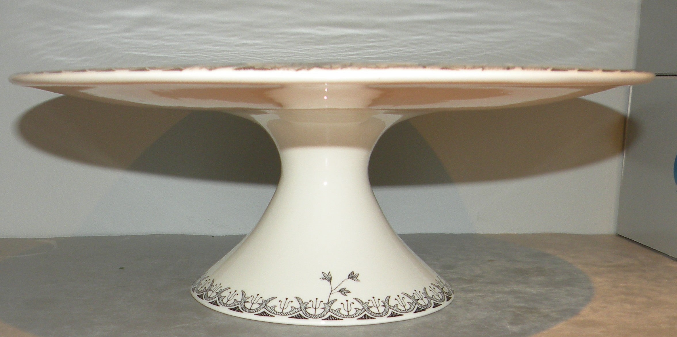 Footed Cake Stand , Tulipes Noires