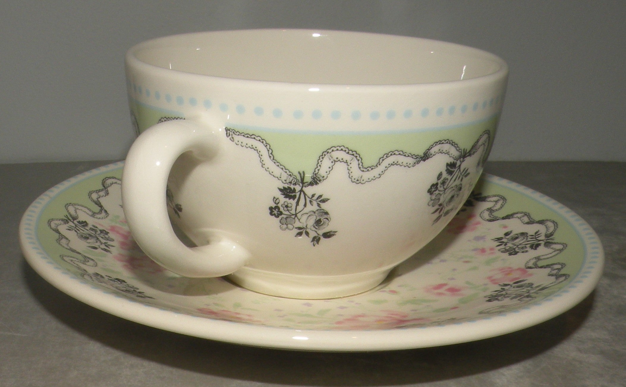 Tea Cup & Saucer, Pompadour