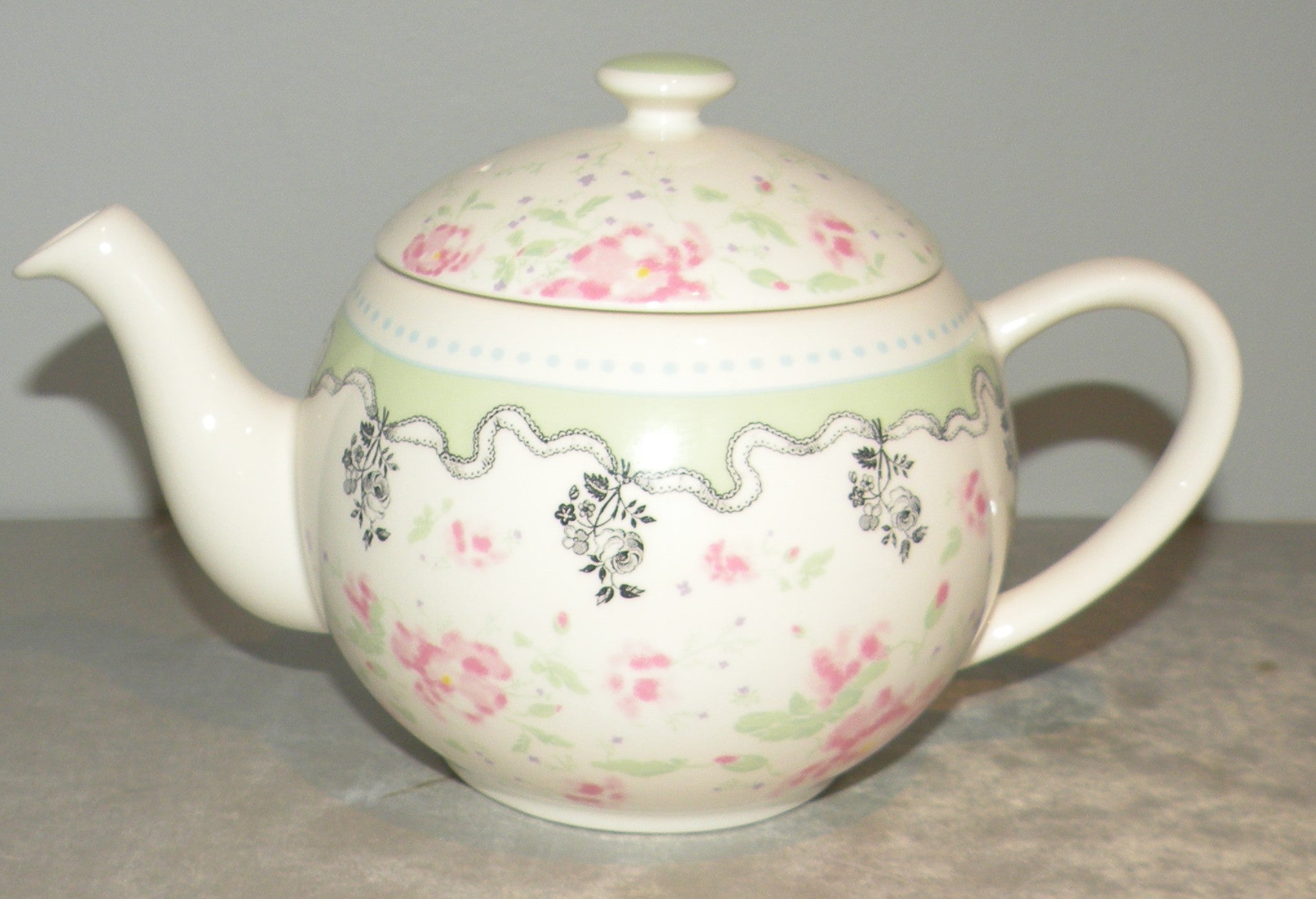 Small Tea Pot, Pompadour
