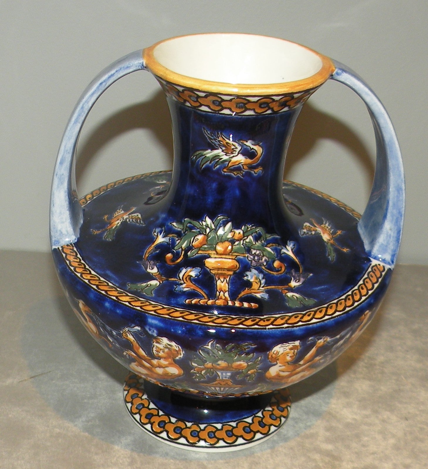 vase cruchon n°16 , Renaissance Italien Urbino à fond bleu