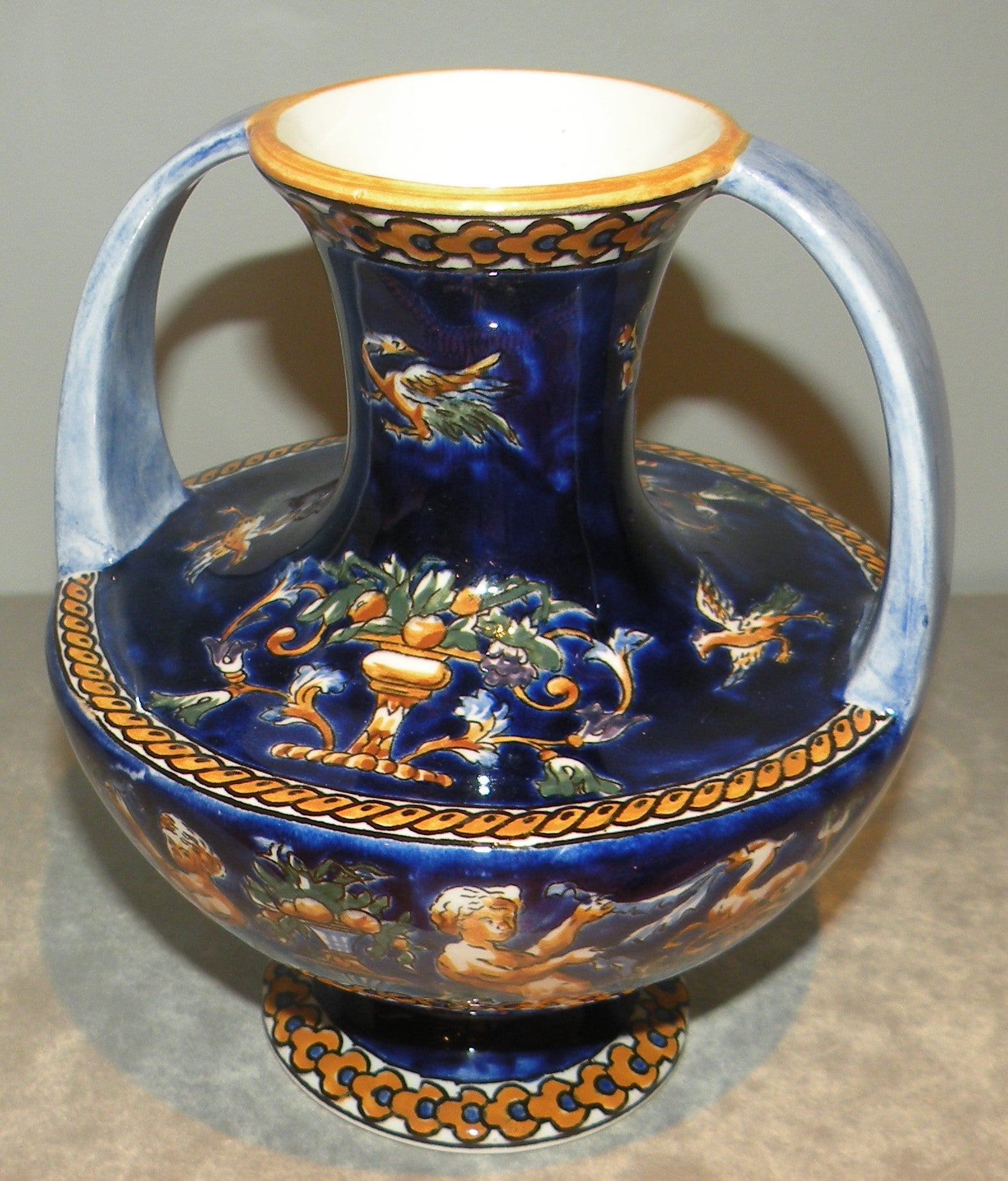 vase cruchon n°16 , Renaissance Italien Urbino à fond bleu
