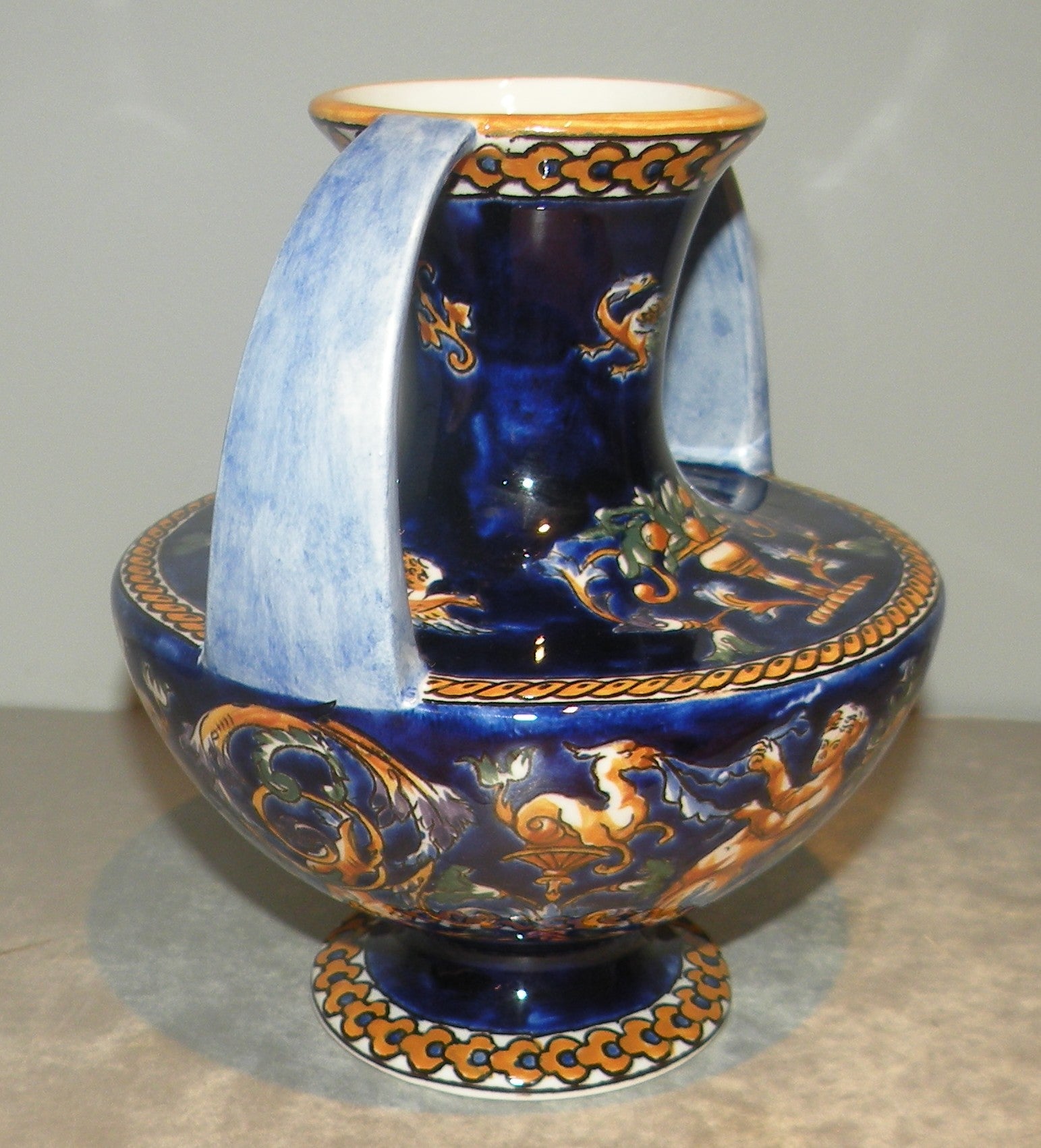 vase cruchon n°16 , Renaissance Italien Urbino à fond bleu