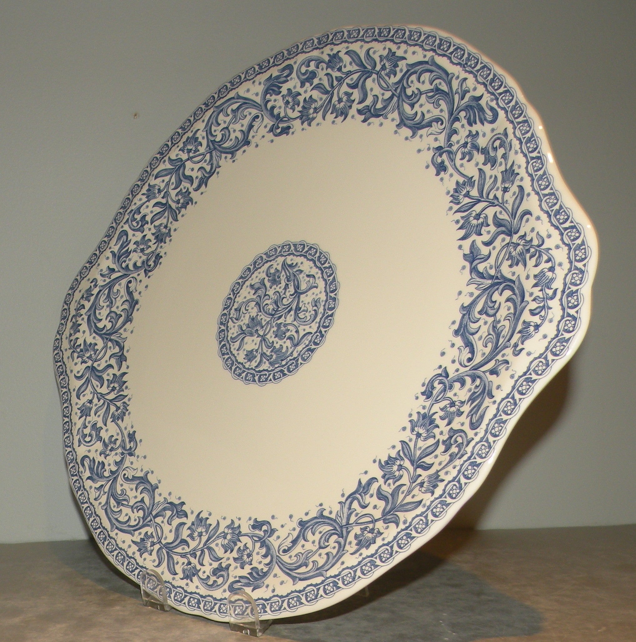Eared Cake Platter, Rouen 37