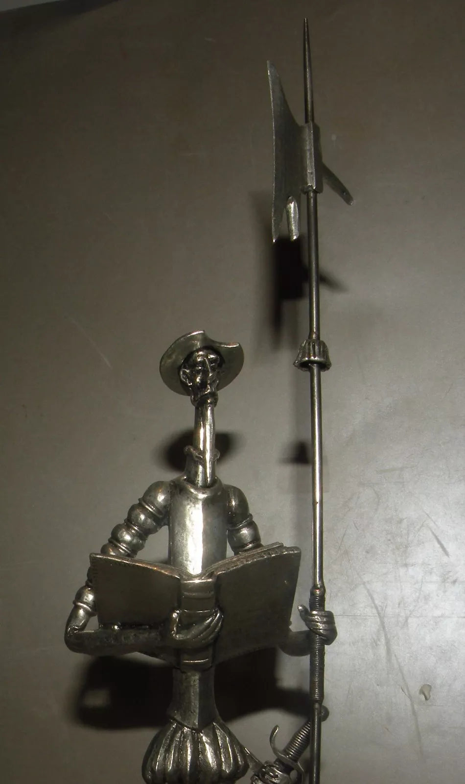 Don quichotte with book Large