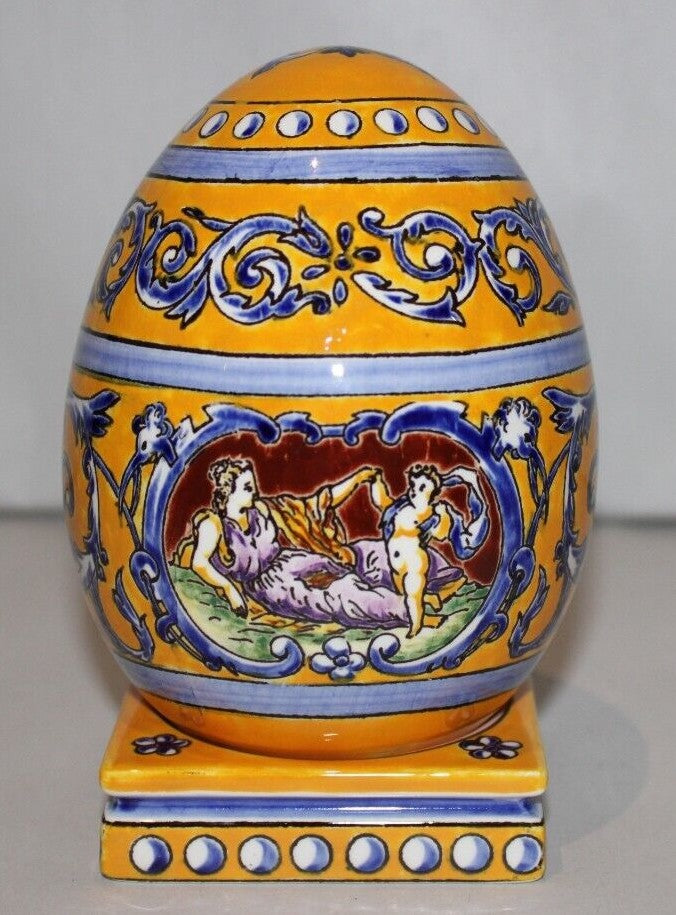 Egg number 3 on stand, Venus l'Amour