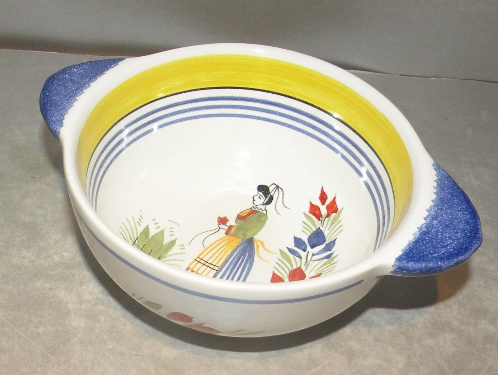 Breton lug bowl with a woman, Henriot