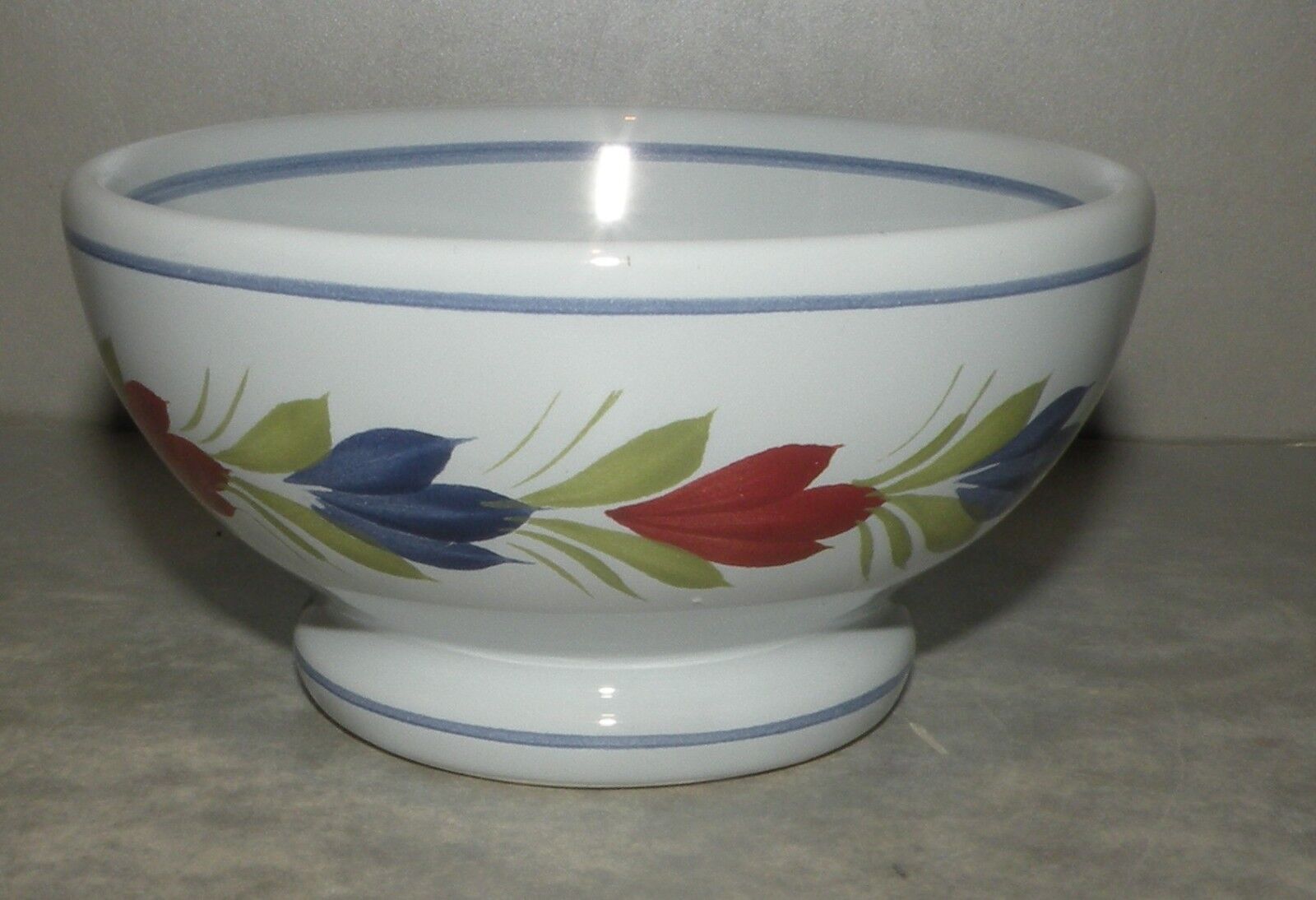 Rustical bowl nr.1, with a Woman Mistral Blue