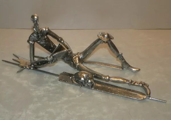 Don quichotte lying  with a  book