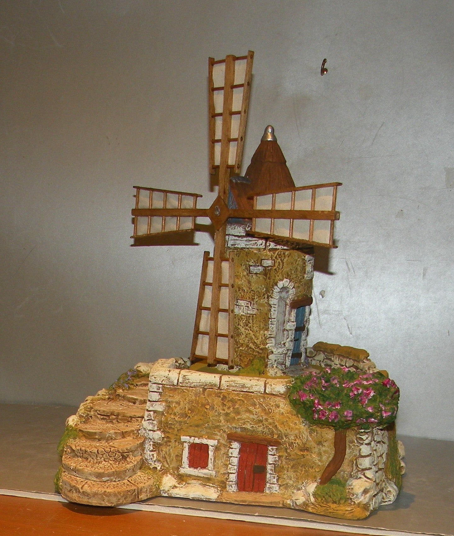 Base for mill ,  High Density Plaster  ( 906 ) ,  Fouque 6 Cm