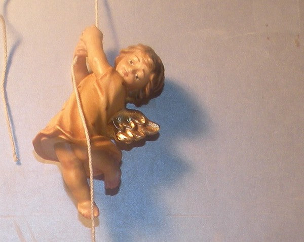 Angel Going down with yarn no 2, Rustic