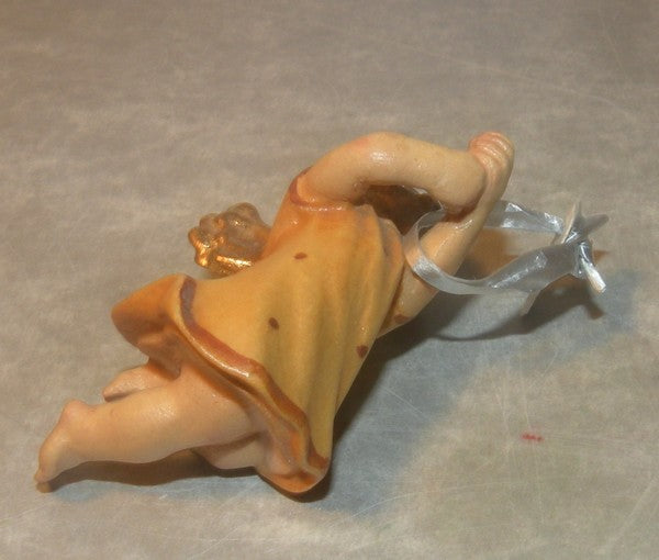 Angel Going down with yarn no 2, Rustic