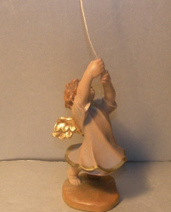 Angel Going down with yarn no 1, Rustic