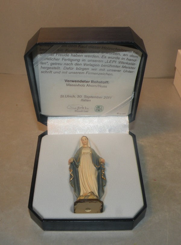 Our Lady of Grace with Case ( 10364 ), Lepi