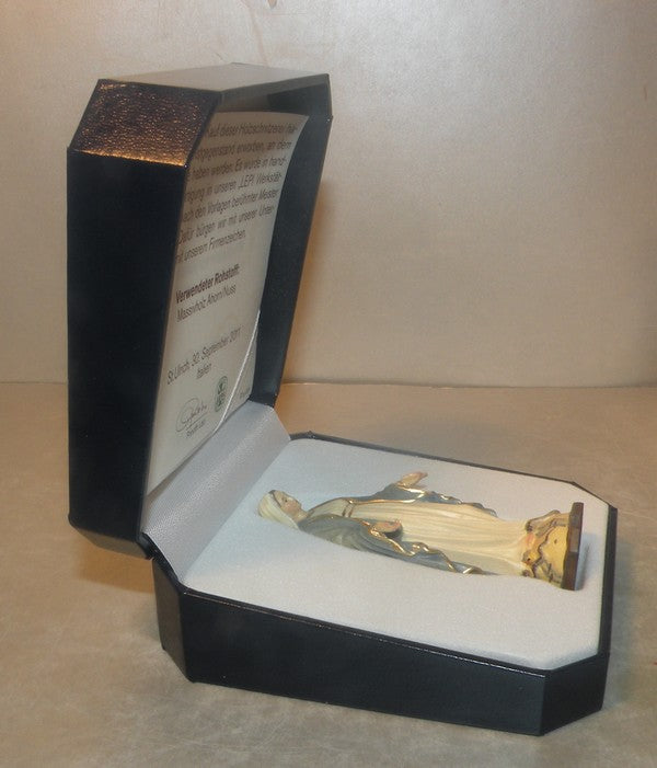 Our Lady of Grace with Case ( 10364 ), Lepi