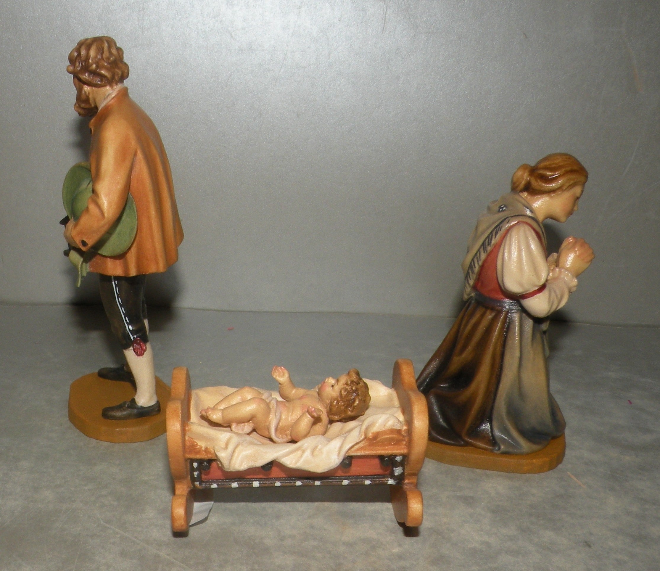 Famille Sainte 2, Folkloristic