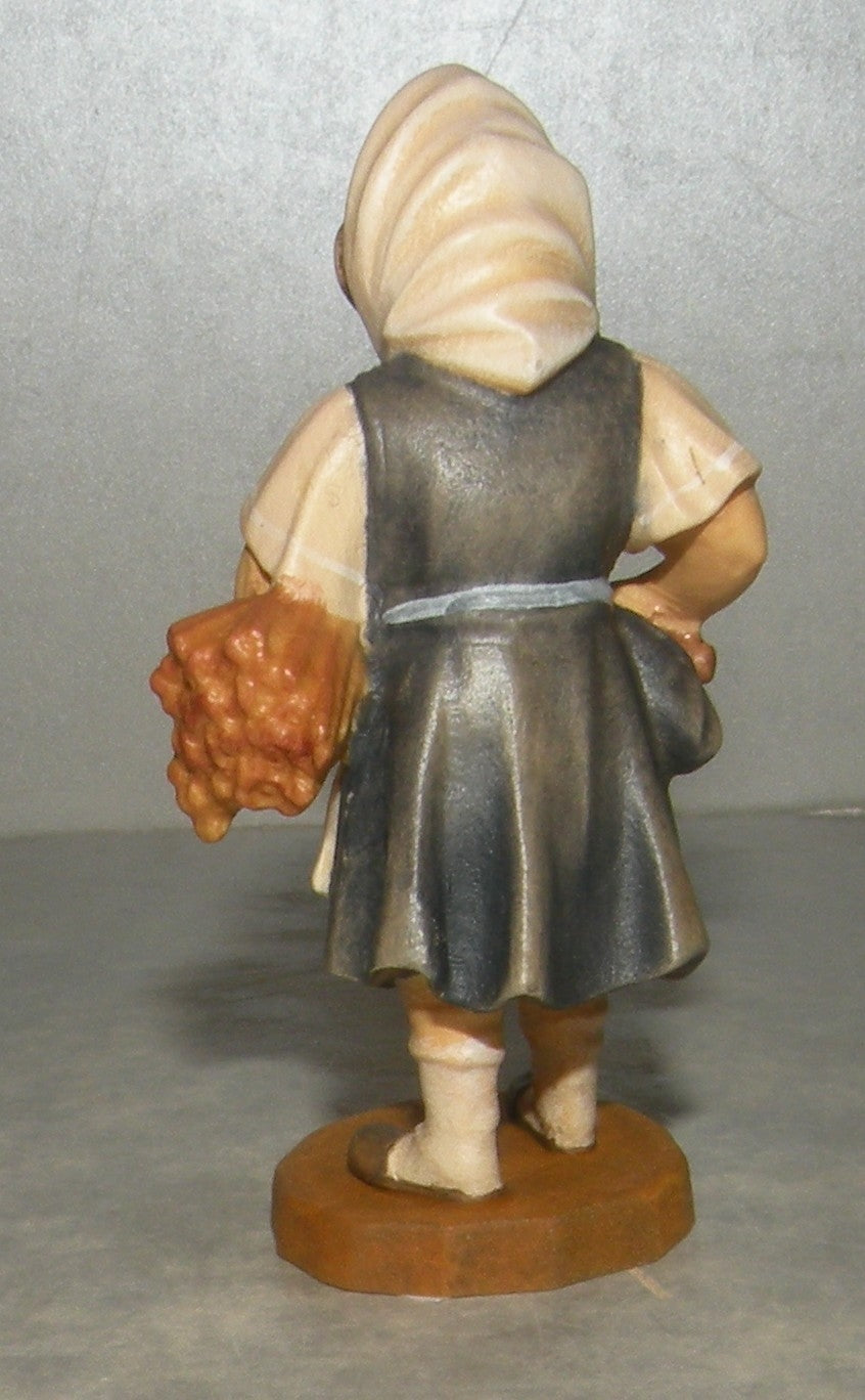 Girl with a bundle of wheat, Rustic