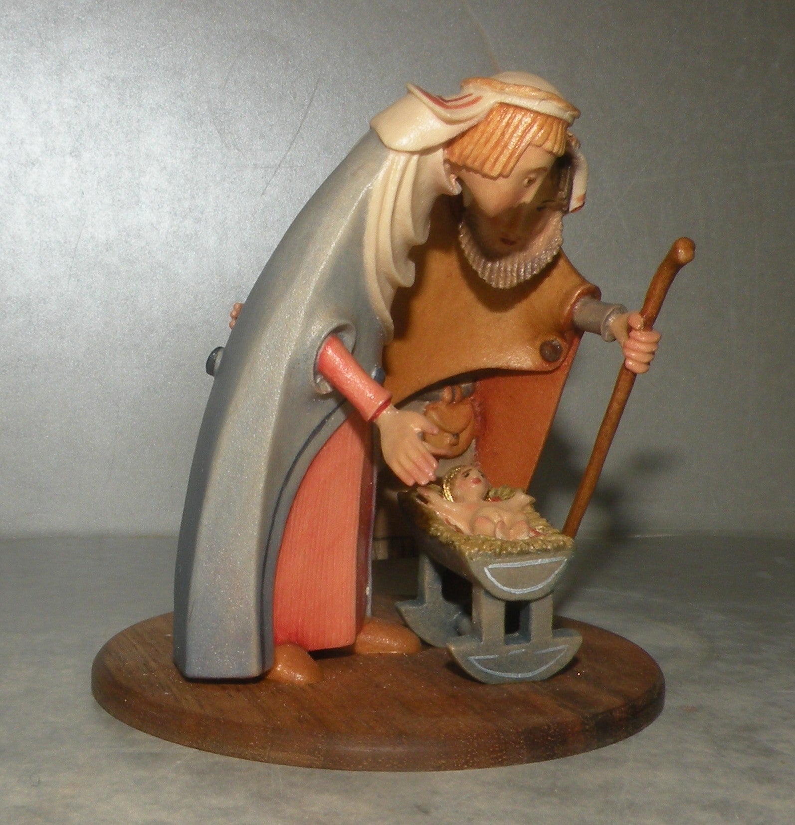 Holy Family on base of walnutwood ( 10210-S3 )