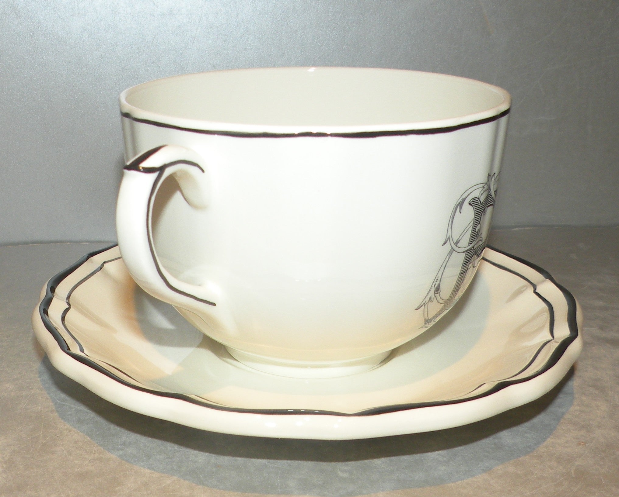 Jumbo Breakfast Cup & Saucer , Filet Manganese Monogramme