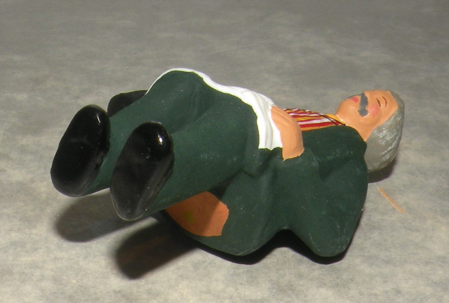 Grandfather sleeping to sit down , ( 562 )  Fouque, 9 cm
