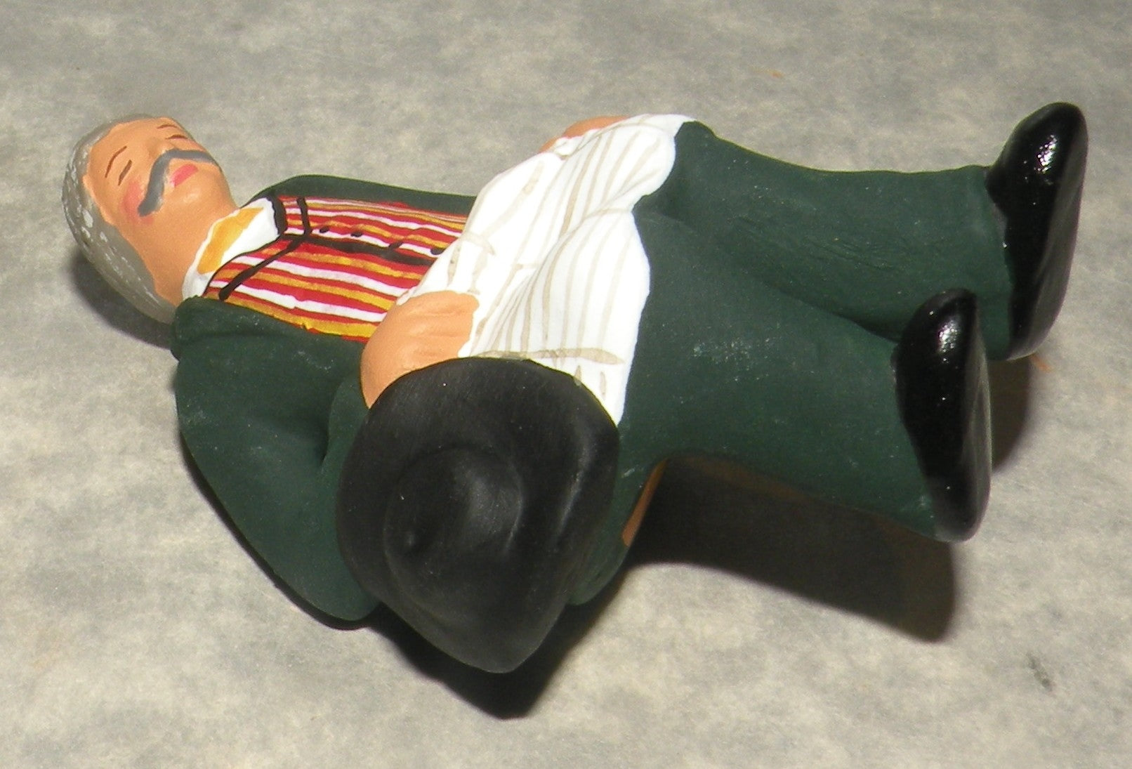 Grandfather sleeping to sit down , ( 562 )  Fouque, 9 cm