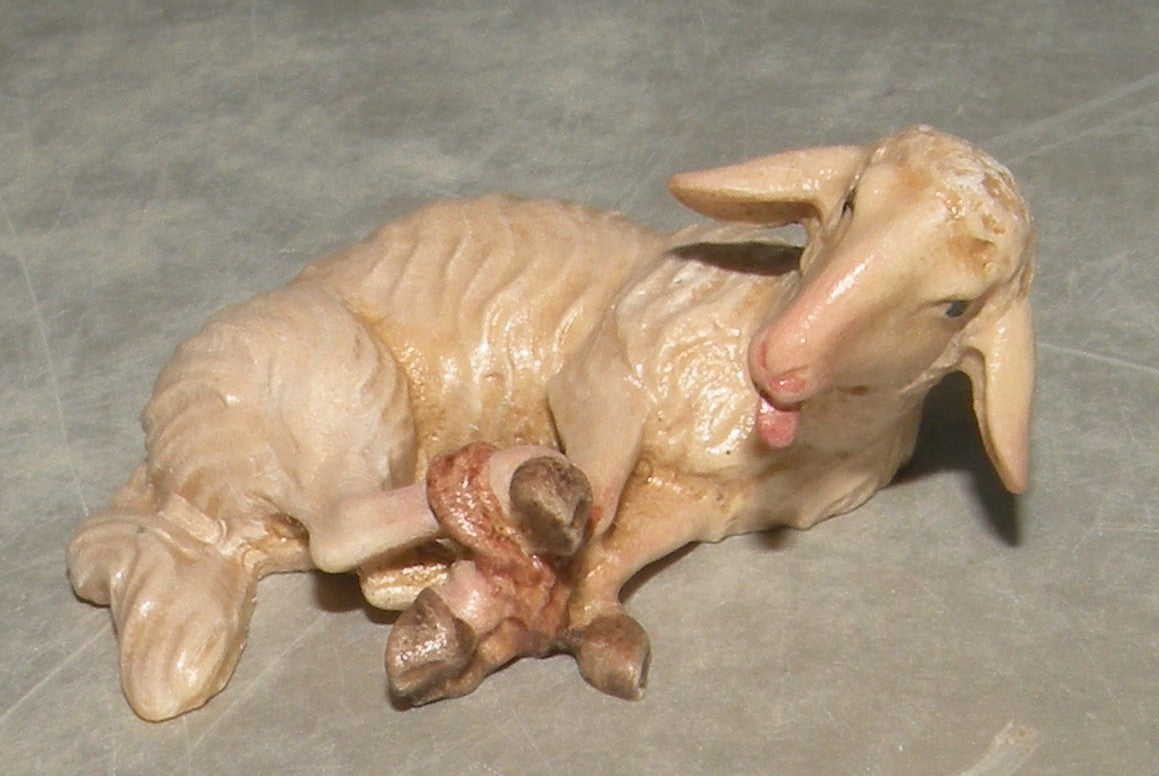Sheep lying-down - Oriental nativity dressed- 21211