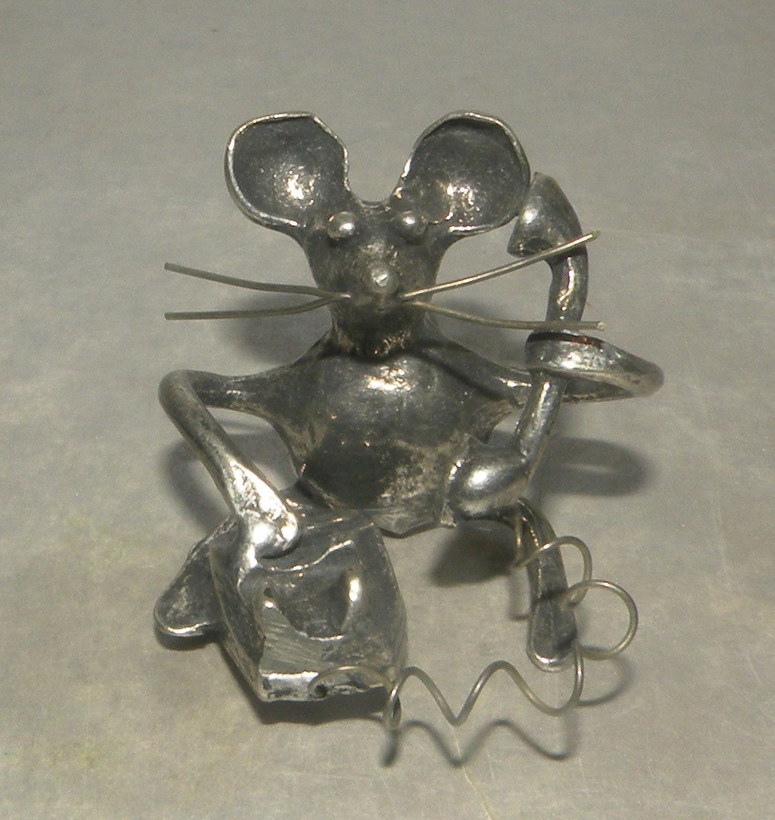 Mouse at phone , Michel Laude