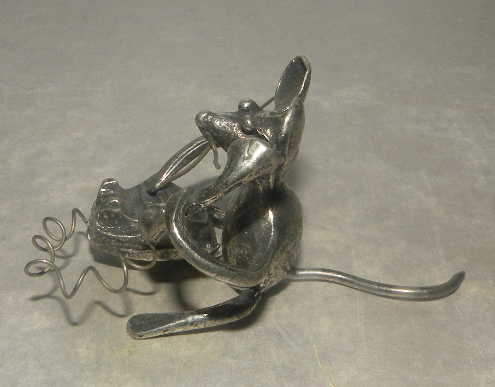 Mouse at phone , Michel Laude