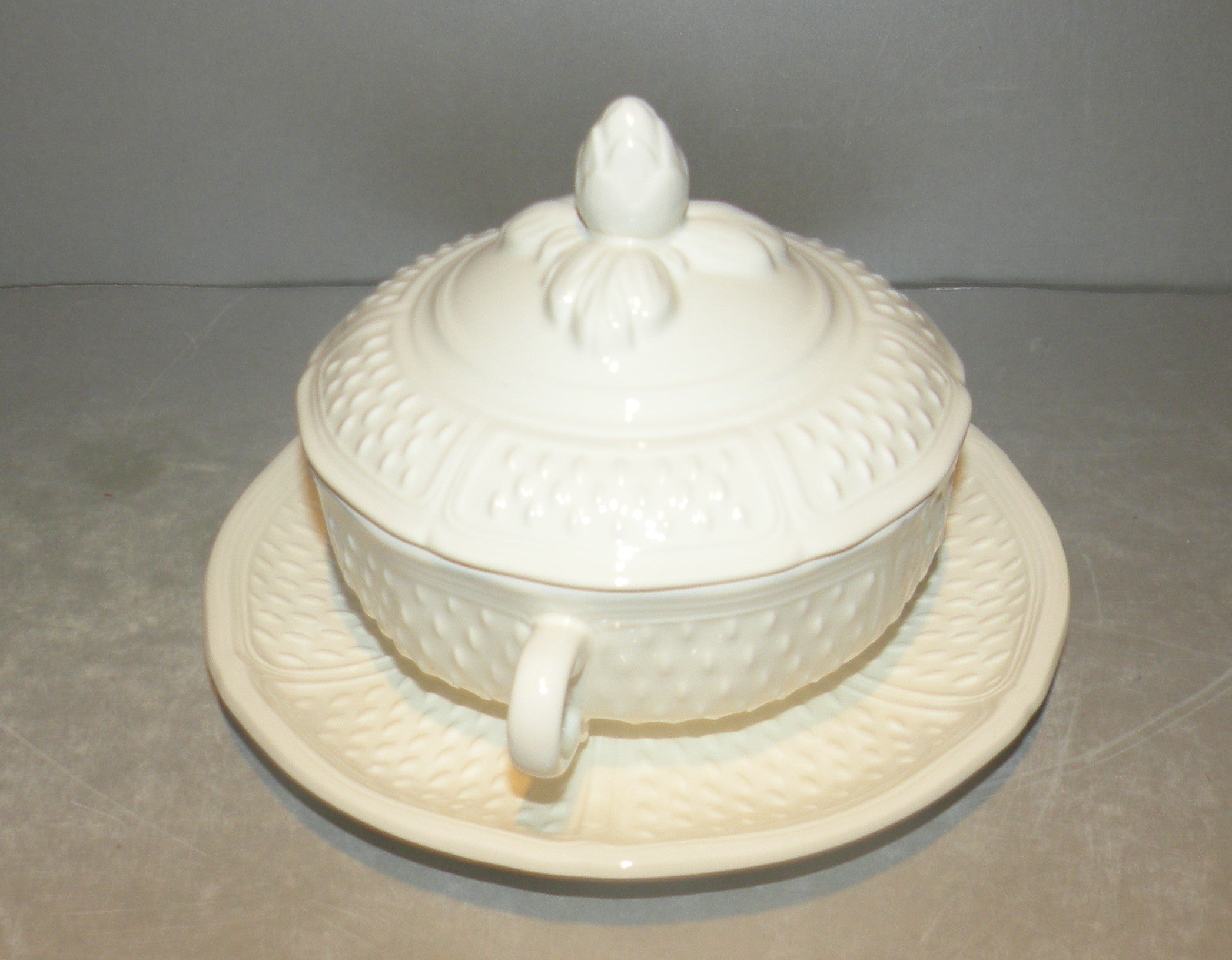 Covered Bouillon Bowl w/Lugs & Saucer, Pont Aux Choux White