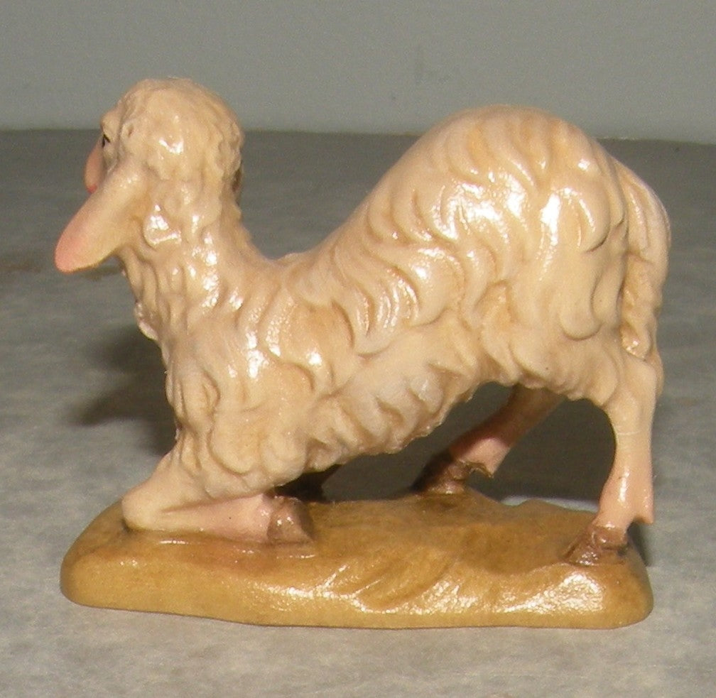 Sheep kneeling ( 21204 ) ,   Rustic