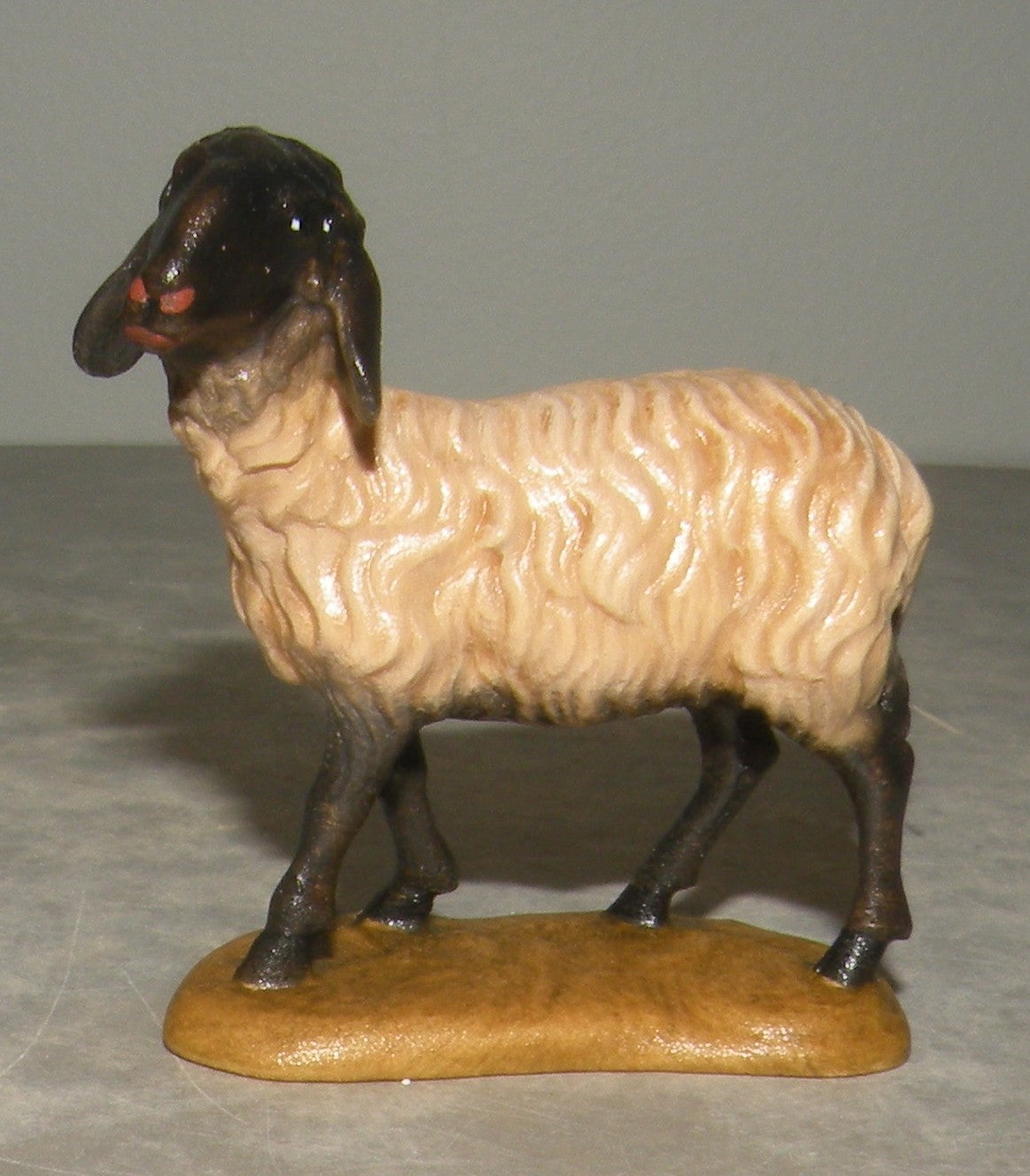 Sheep standing black Head ( 21205-S ) ,   Folkloristic