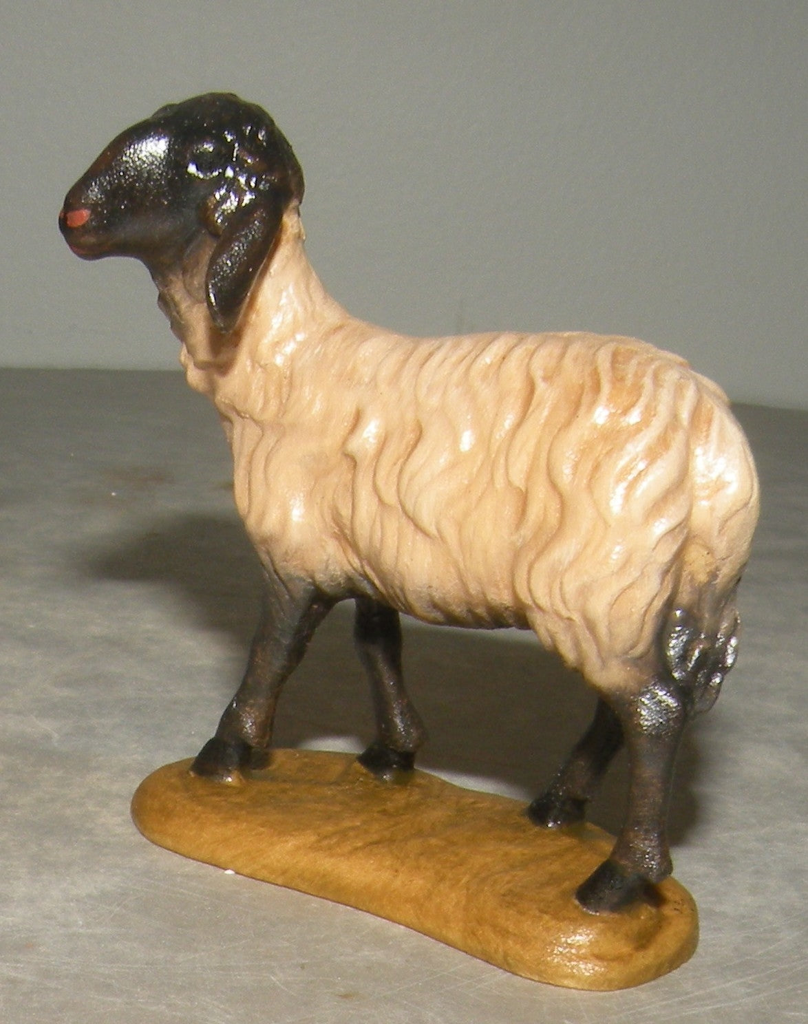 Sheep standing black Head ( 21205-S ) ,   Folkloristic