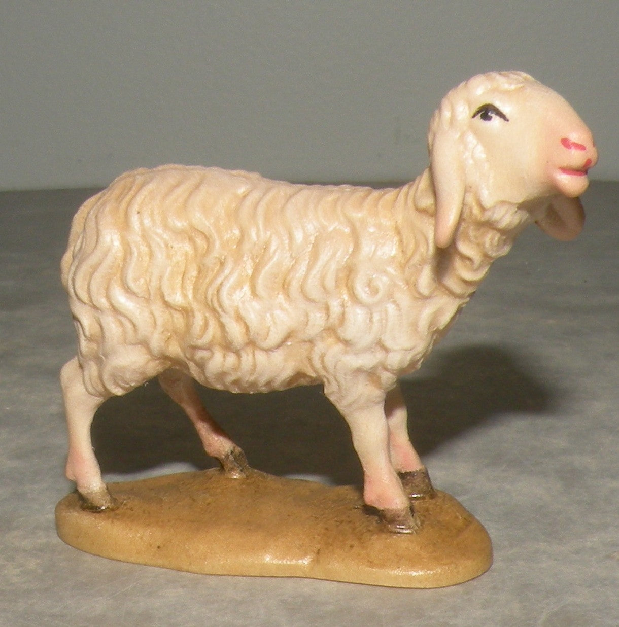 Sheep standing  ( 21206 ) ,   Rustic