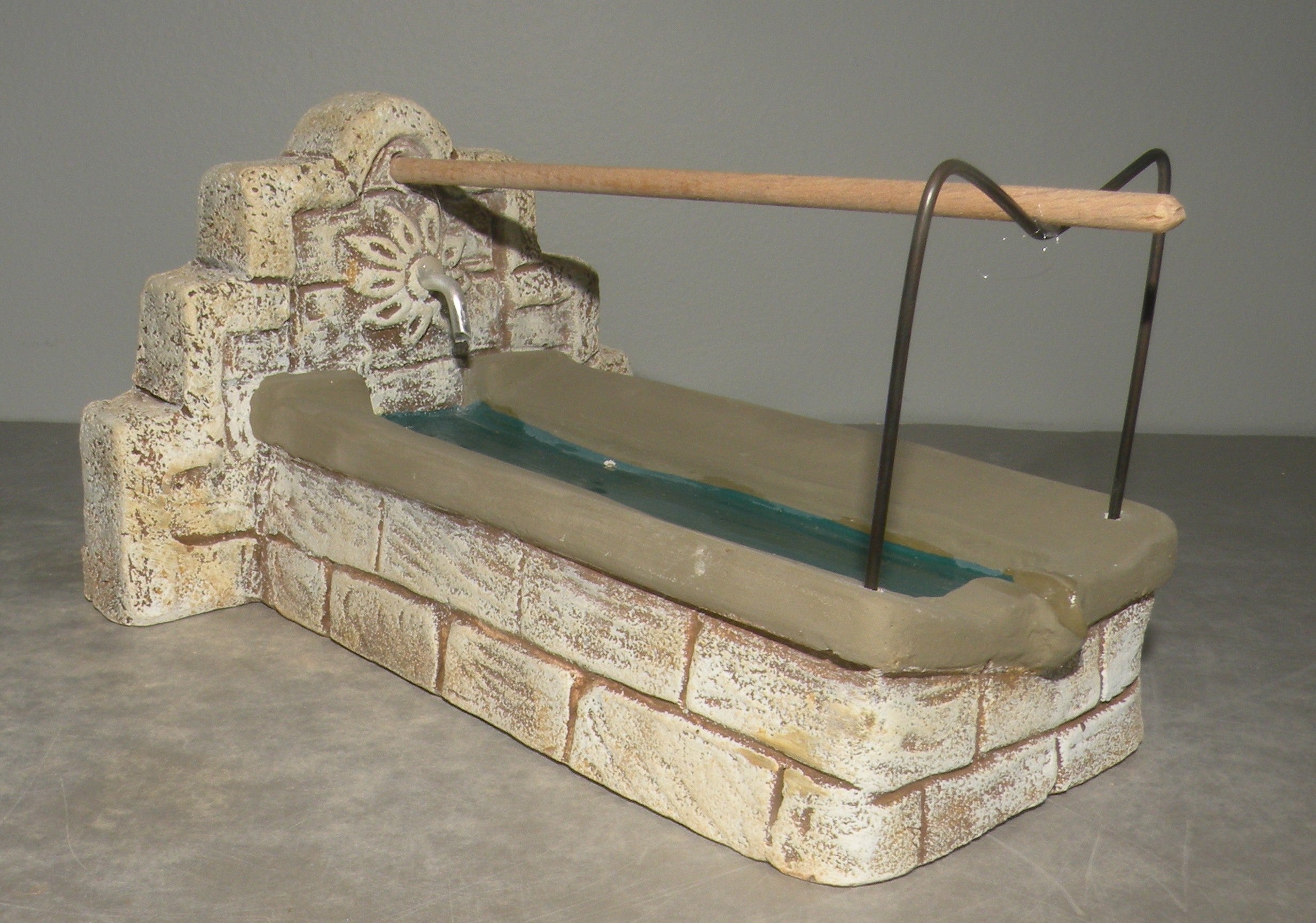 Wash-house , ( 986 )  High Density Plaster , Fouque , 9 cm