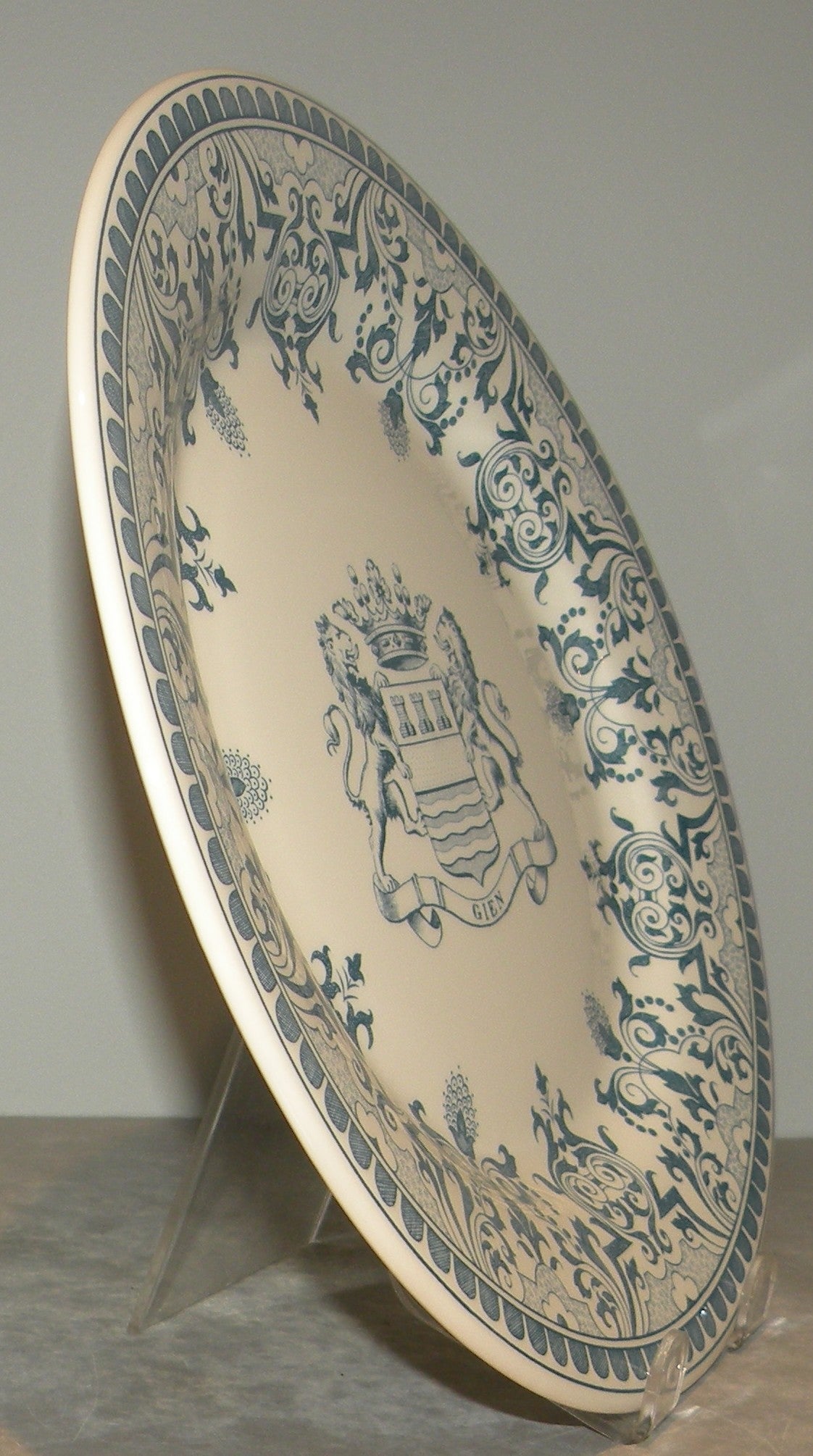 Dinner Plate Blason , Les Depareillees in Blue