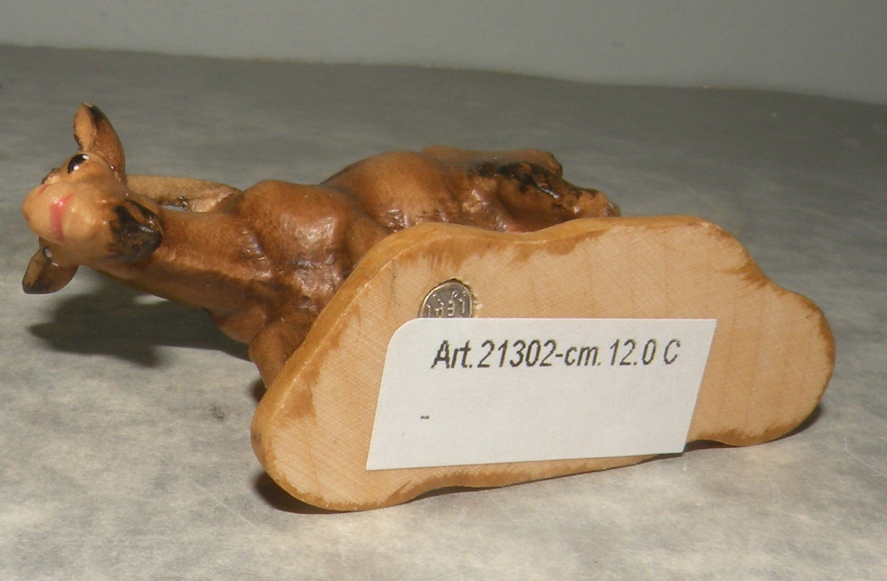 Goat with its head down ( 21302 )  ,   Rustic