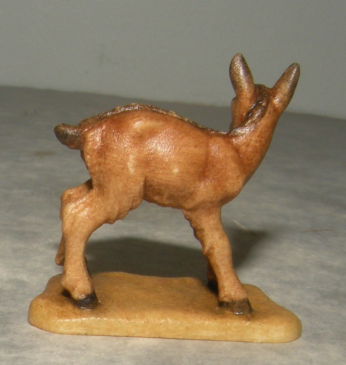Kid standing  ( 21383 )  ,   Rustic