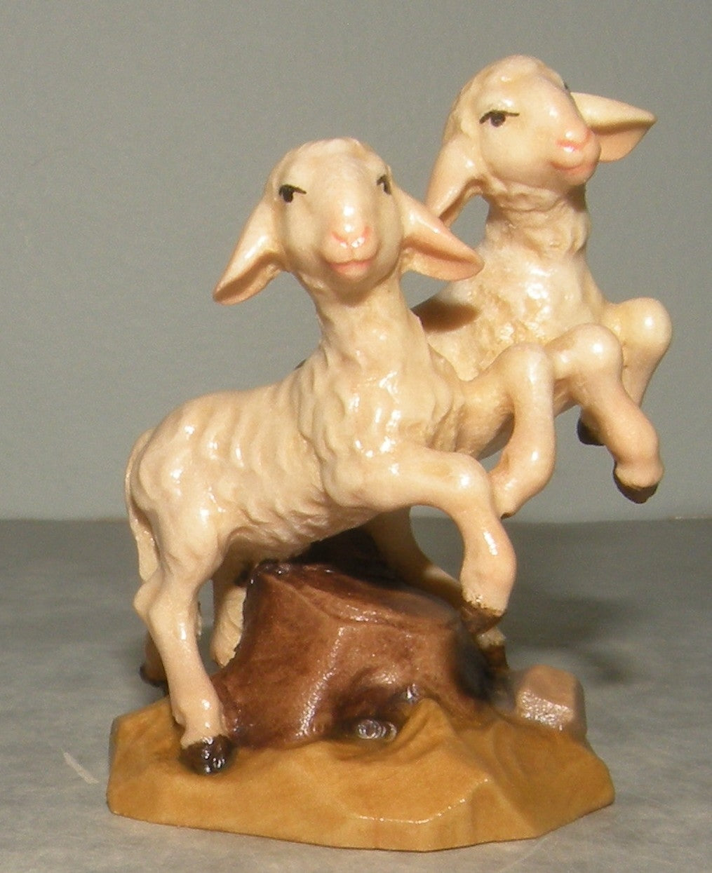 Couple of lambs hopping  ( 21280 ) ,   Rustic