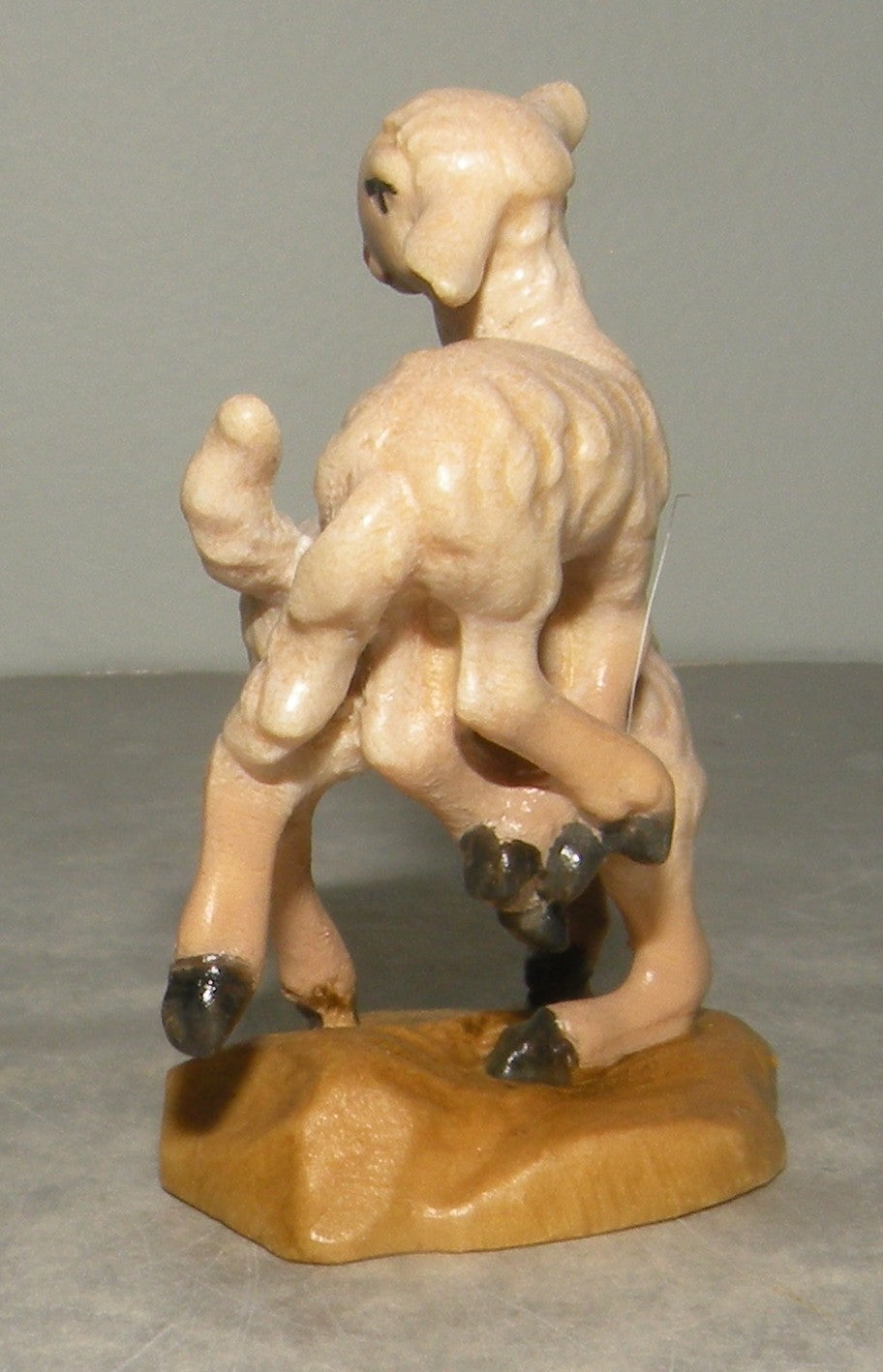 Couple of lambs hopping  ( 21281 ) ,   Rustic