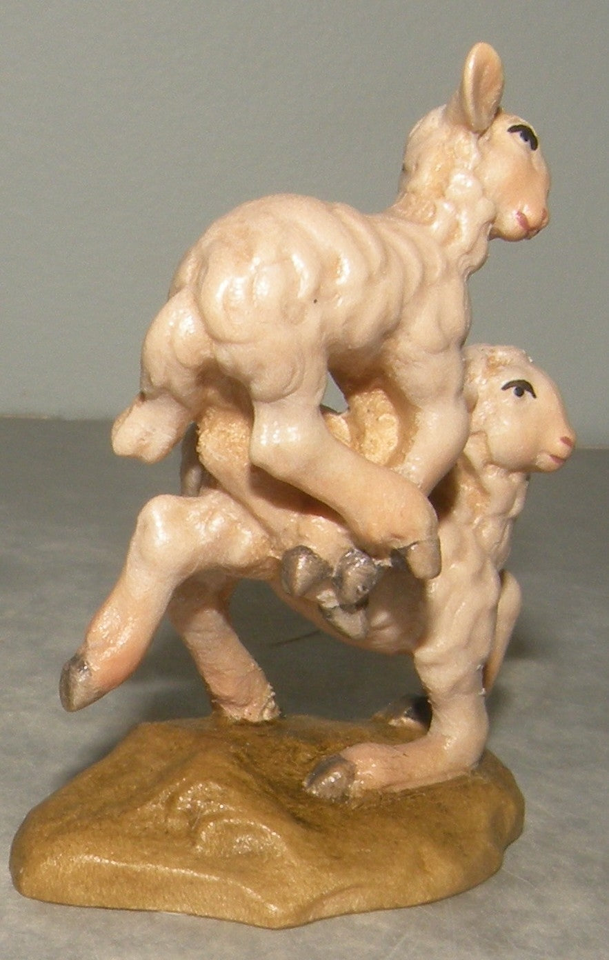 Couple of lambs hopping  ( 21282 ) ,   Rustic