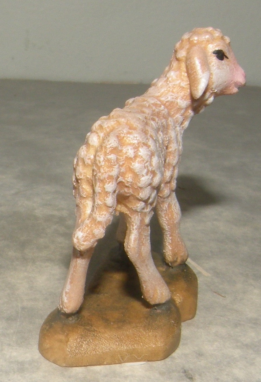 Lamb standing  ( 21287 )  ,   Rustic