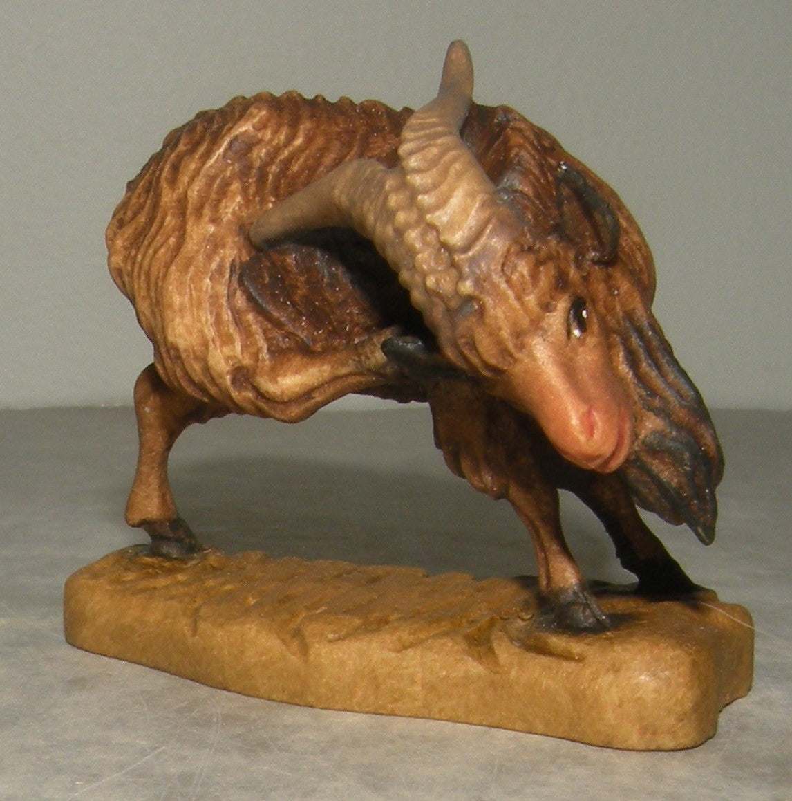 He-goat scratching  ( 21376 ) ,   Folkloristic