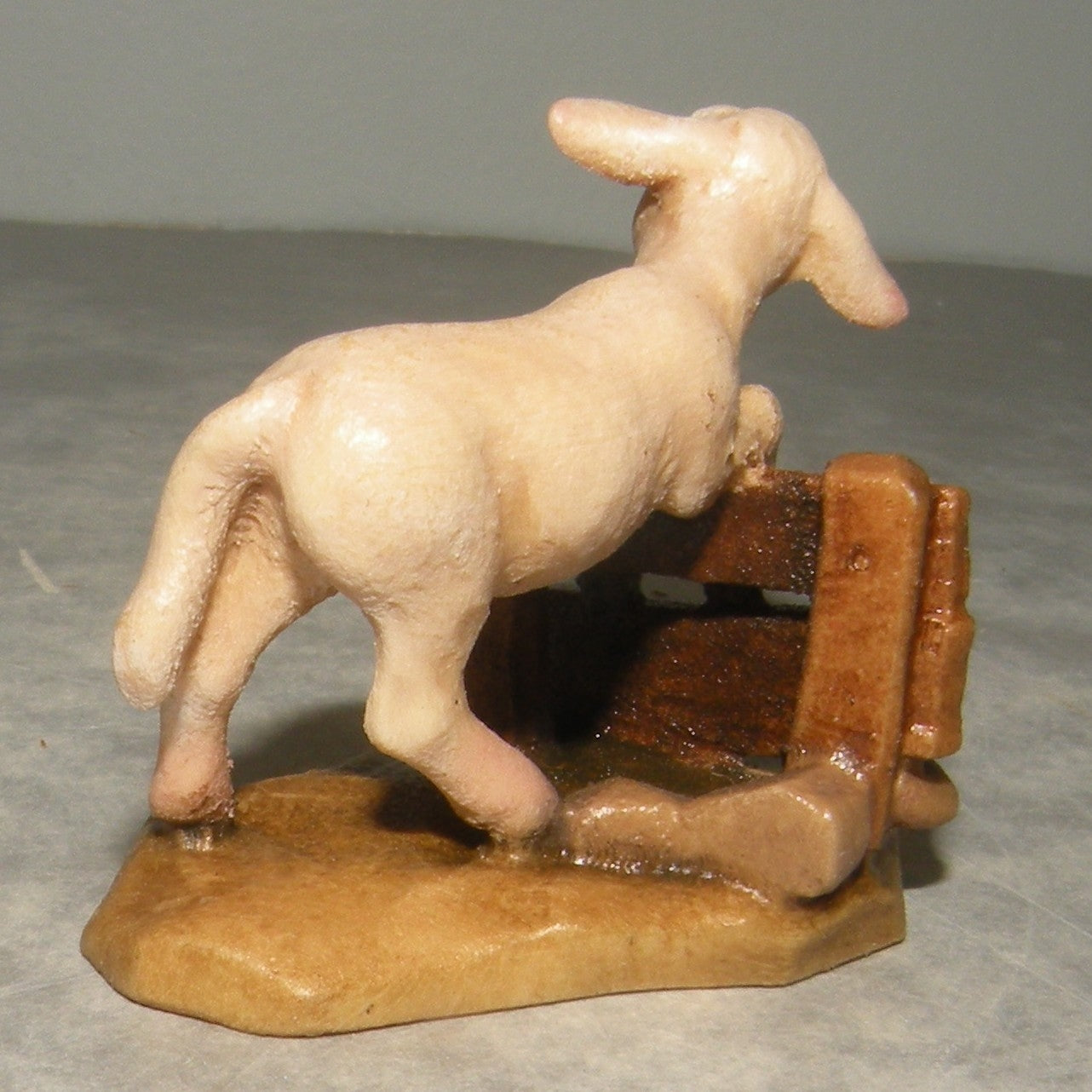 Lamb on the hedge  ( 21285 ) ,   Folkloristic